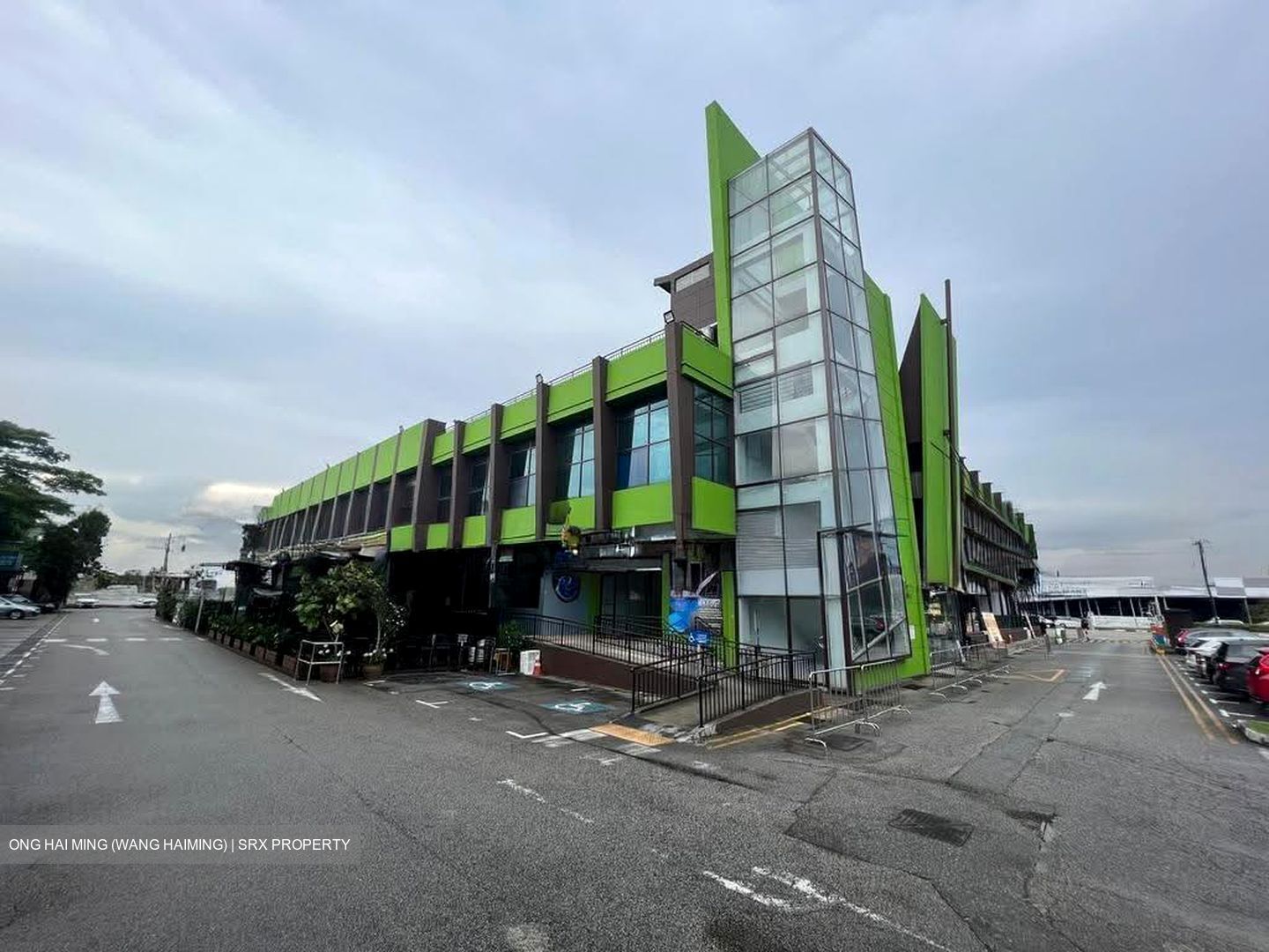 Westway (D5), Retail #611017251